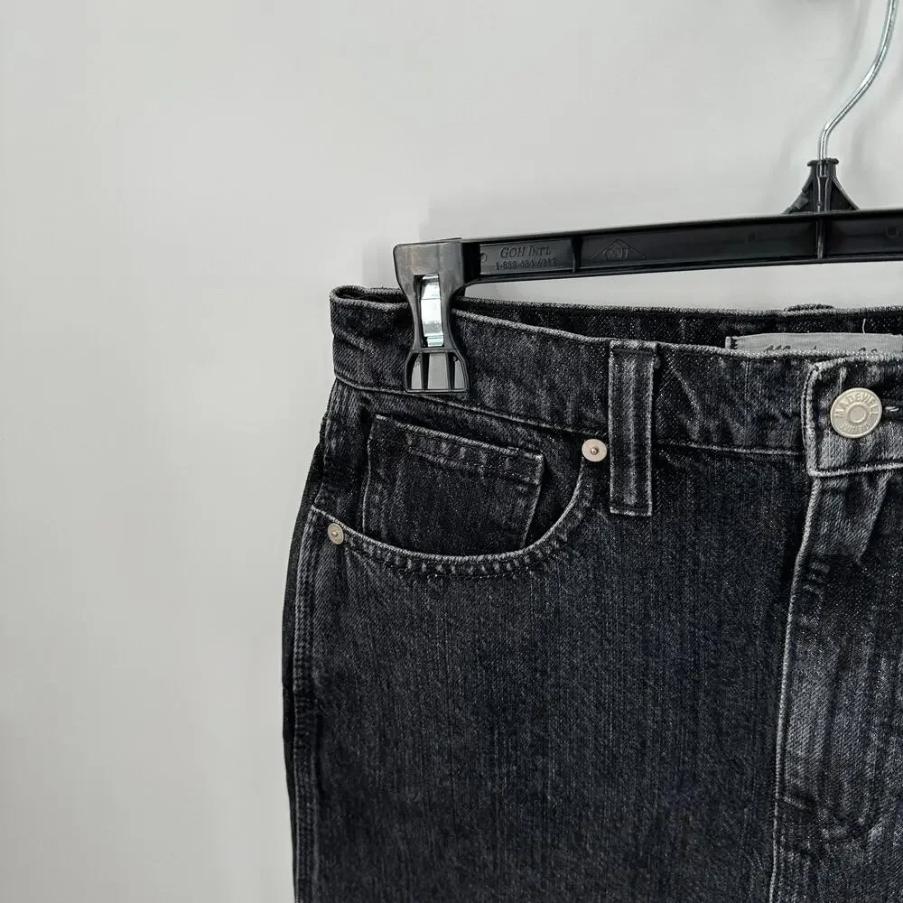 MADEWELL Rigid Denim Straight Mini Skirt in Hideaway Wash  J7908 // 27